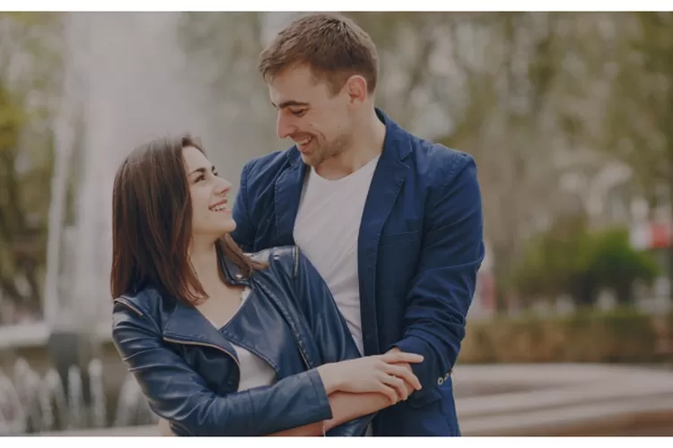 Ciri-ciri wanita yang disukai pria introvert (freepik/prostooleh)