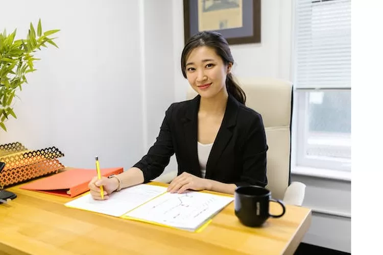 kebebasan berbusana kaum perempuan (pexels/RDNE stock project)