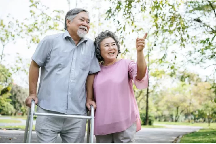 Lansia Sehat dan Bahagia (freepik.com/EyeEm  )