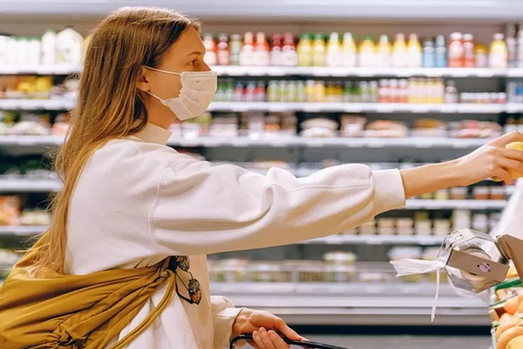 Pertimbangkan sebelum membeli barang (pexels/Anna Shvets  )