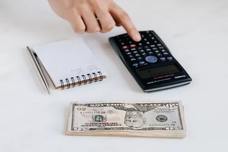 ilustrasi mengelola keuangan yang sehat (pexels/ Tima Miroshnichenko  &nbsp;)