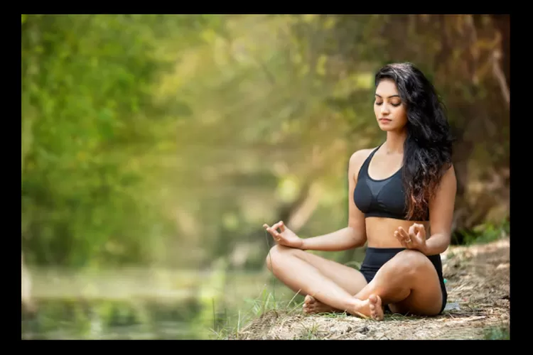  Seorang wanita yang sedang berpose yoga (Instagram/ @win_bodyslim)