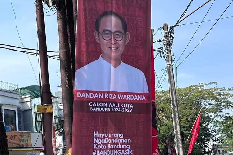 Salah satu APK Dandan Riza Wardana di Kota Bandung (Bisnisbandung.com/Alit Suwirya)