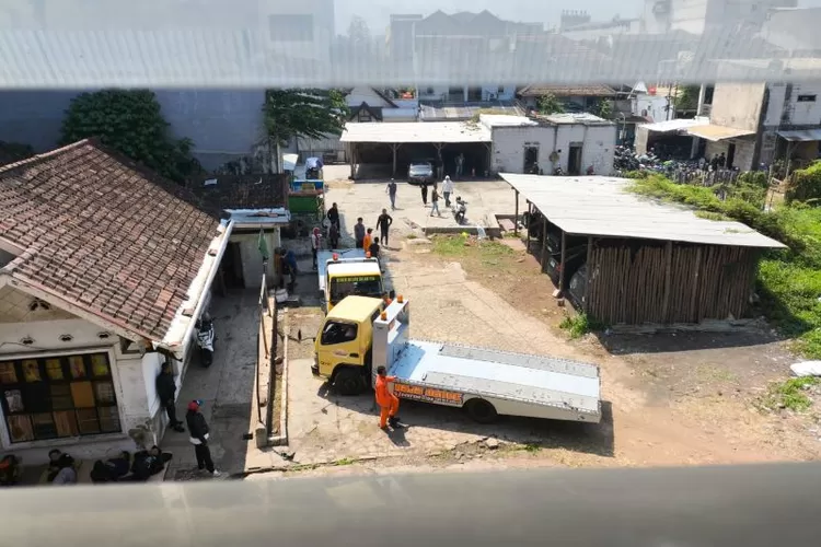 Lahan di jl ABC Kota Bandung yang diserobot pihak tidak bertanggung jawab (dok Bisnisbandung.com / Teguh)