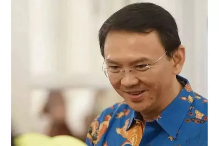 Ahok siap bertemu Ridwan Kamil! Silaturahmi politik ini bisa jadi angin segar untuk Jakarta. Baca selengkapnya! (dok instagram Ahok / HukamaNews.com)
