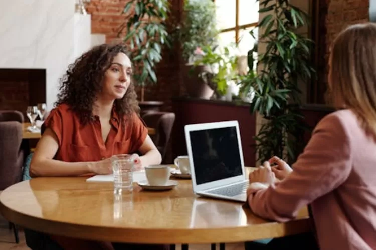 tips lolos interview bagi pemula (pexels/edmond dantes)