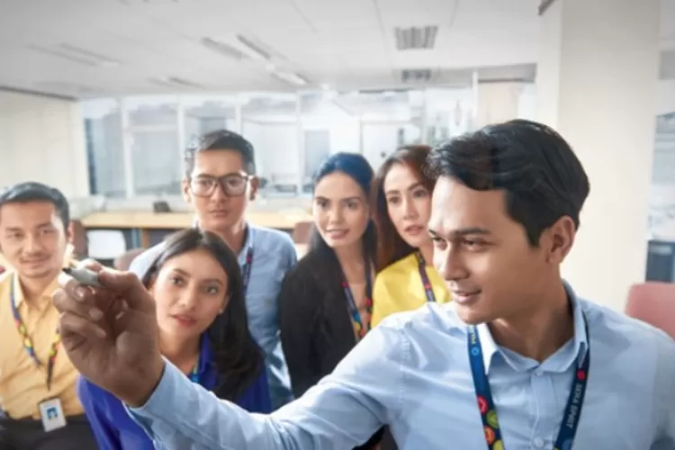 Ilustrasi karyawan di PT Serasi Autoraya (dok SERA)