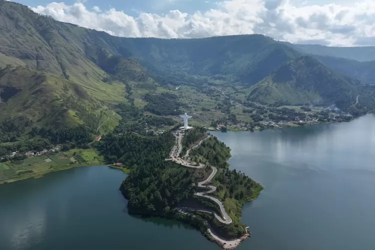 Salah satu pemandangan alam yang indah di Sumatera (dok Hutama Karya)