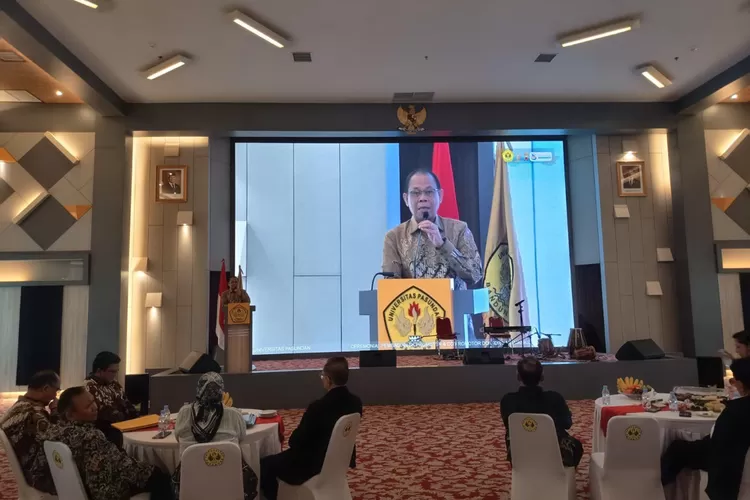 Seremoni pembagian SK Promotor program Doktor Ilmu Manajemen di Universitas Pasundan (Bisnis Bandung/ Yuwana)