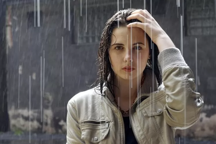 lakukan grounding saat merasa cemas dan panik (pexels/pexels)