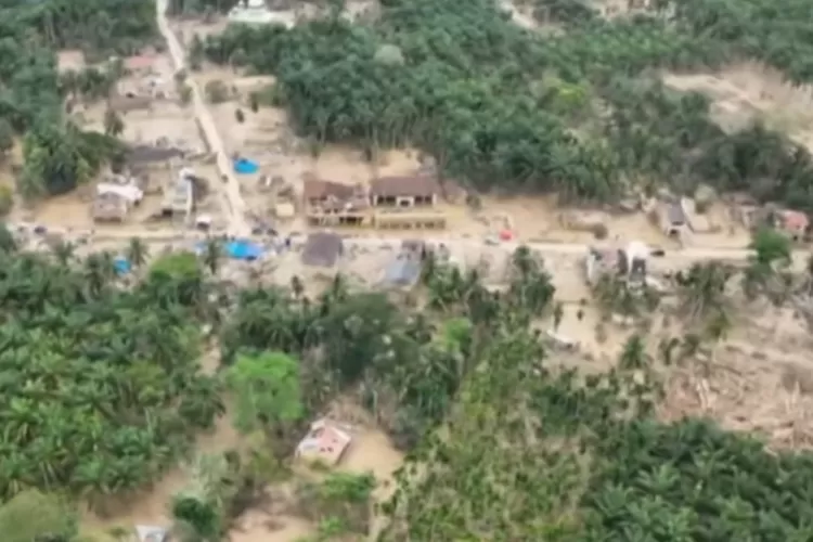 Bencana menimpa Aceh dan Sumatera (Tangkap layar YouTube CNN Indonesia)