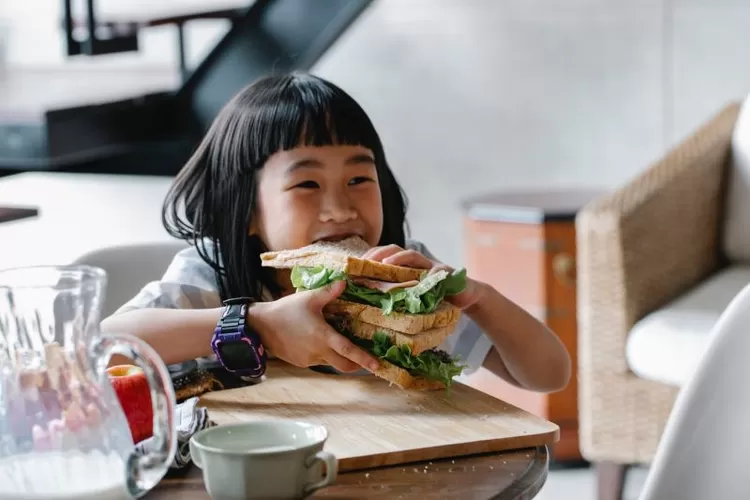 Begini Cara Mengatasi Anak Yang Susah Makan, Berikut Tips Dari Dokter ...