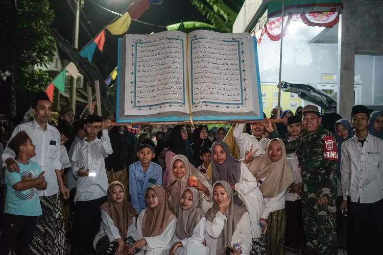 Acara Tahlil Ageng Mbah Abdul Wahid di Tingkir Lor Salatiga.  (Foto: Dok Prokompim)