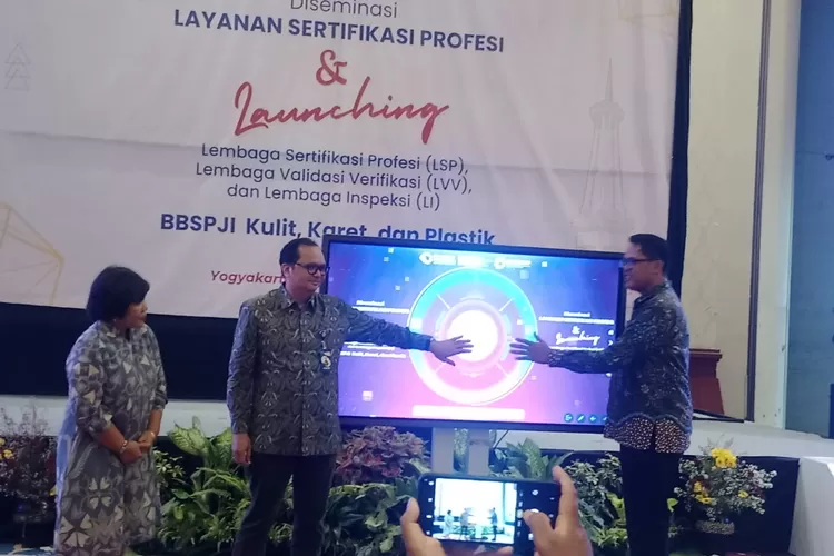  Launching Lembaga Sertifikasi Profesi oleh Kepala Badan Standardisasi dan Kebijakan Jasa Industri (BSKJI) Kementerian Perindustrian, Andi Rizaldi.  (Foto: dokumentasi Kemenperin)