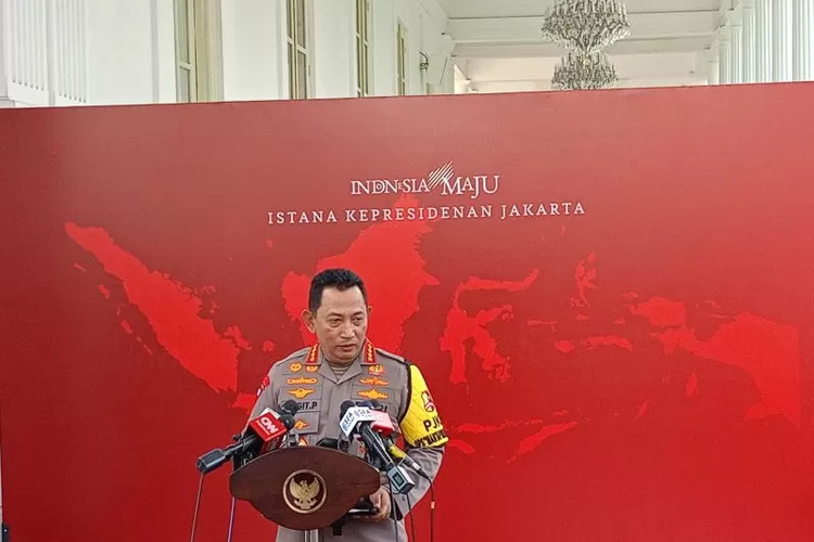 Kapolri Jenderal (Pol) Listyo Sigit Prabowo memberikan keterangan kepada wartawan di Istana Kepresidenan Jakarta, Senin (11/12/2023). ( ANTARA/Rangga Pandu Asmara Jingga)
