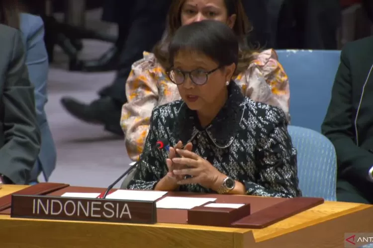 Tangkapan layar Menteri Luar Negeri Retno Marsudi ketika menyampaikan pernyataan Indonesia dalam debat terbuka Dewan Keamanan PBB di New York, Amerika Serikat, pada Selasa (23/1/2024) waktu setempat (Rabu 23/1/2024 WIB).  (ANTARA/Yashinta Difa)
