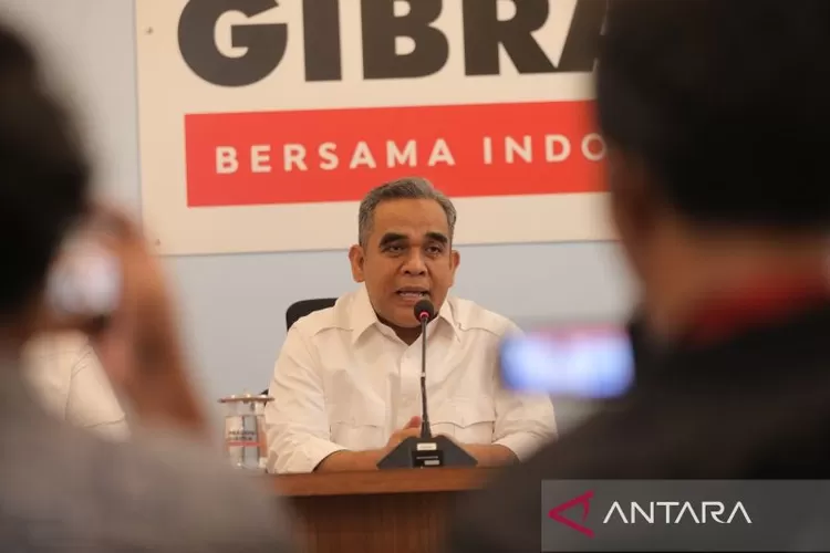 Sekretaris Jenderal DPP Partai Gerindra Ahmad Muzani memberi informasi mengenai peringatan HUT Ke-16 Partai Gerindra pada 6 Februari 2024 dalam sesi jumpa pers, di Media Center TKN Prabowo-Gibran di Jakarta, Senin (5/2/2024).  (ANTARA/HO-TKN Prabowo-Gibran)