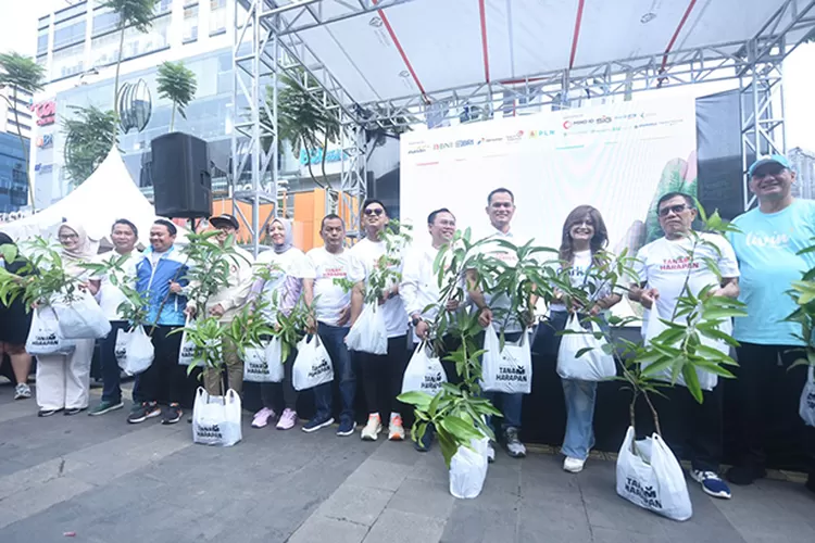 PT Pertamina adalah turut terlibat melalui partisipasi pada Gerakan Penanaman 100.000 Bibit Pohon, yang diinisiasi Kementerian Badan Usaha Milik Negara (BUMN). (Dok Pertamina)