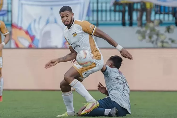 Laga PSIS Semarang melawan Dewa United FC pada BRI Liga 1 yang berakhir imbang 1-1. (Instagram @dewaunitedfc)