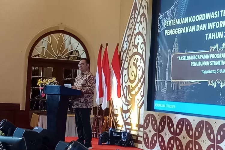 Kepala BKKBN dr Hasto saat berbicara di depan jajaran BKKBN di Hotel Melia Purosani Jogja, Rabu (6/3/2024). ( Foto: dokumentasi)