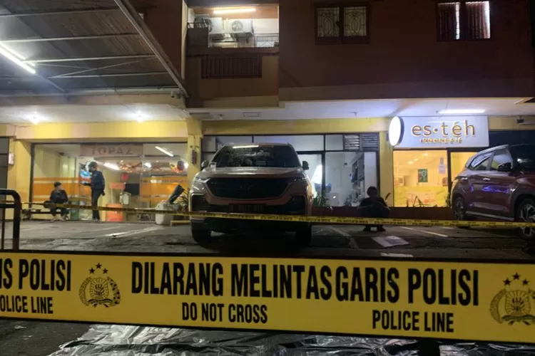 Tragedi keluarga di Apartemen Penjaringan, terlilit pinjol, berujung pada keputusan tragis terjun dari lantai 22 (ANTARA/Mario Sofia Nasution)