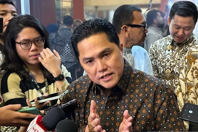 Menteri Badan Usaha Milik Negara (BUMN) Erick Thohir ditemui usai menghadiri rapat kerja dengan Komisi VI DPR di Gedung DPR RI, Jakarta, Selasa (19/3/2024). ( ANTARA/Maria Cicilia Galuh)
