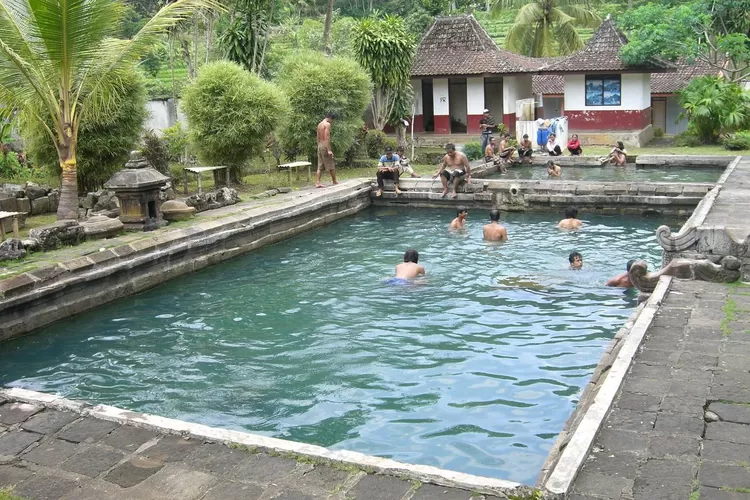 Candi Umbul Di Grabag Magelang, Petirtaan Air Hangat Peninggalan Zaman ...