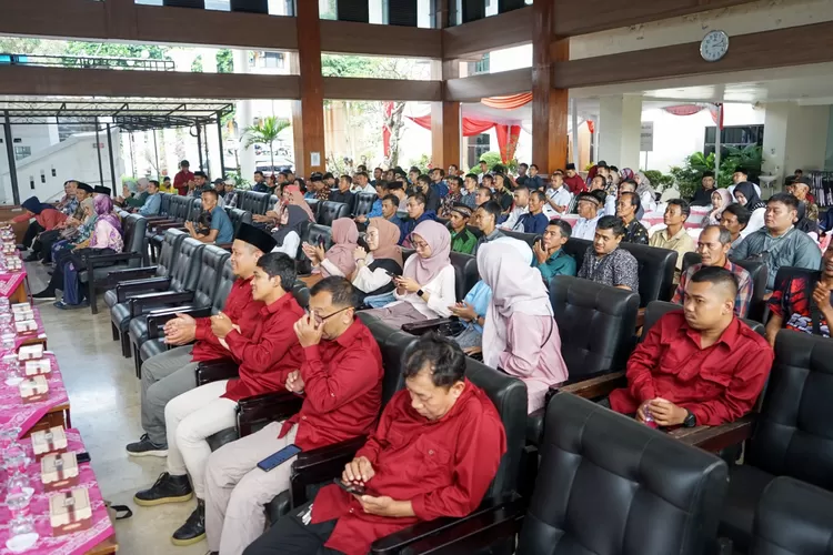 Halal bi Halal  Ratusan THL di Pemkot Salatiga.  (Foto: Dok Prokompim Setda Salatiga)