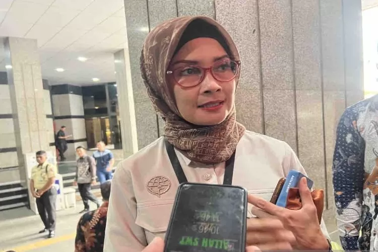 Arsip - Juru Bicara Kementerian Perhubungan Adita Irawati diwawancara di Jakarta, Jumat (19/4/2024).  (ANTARA/Harianto )