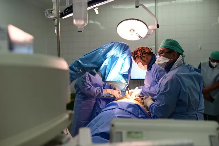 Ilustrasi - Operasi pemasangan Deep Brain Stimulation (DBS) pada Pasien Parkinson  (ANTARA/HO-Siloam Hospital)