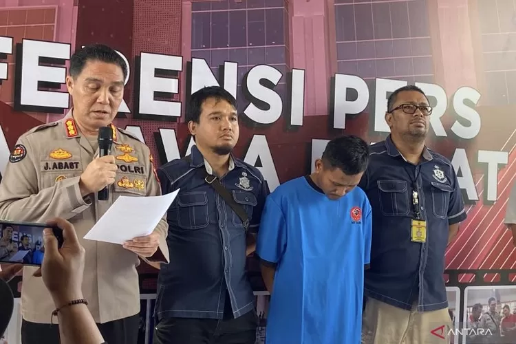 Kepolisian Daerah (Polda) Jawa Barat melakukan rilis kasus pembunuhan Vina Cirebon di Mapolda Jabar, Kota Bandung, Minggu (26/5/2024).  (ANTARA/Rubby Jovan)