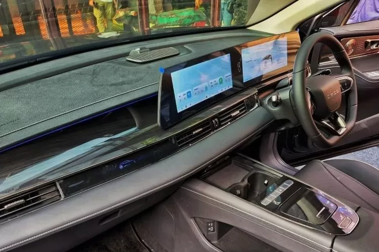 Chery Omoda 5E yang hadir dengan sentuhan warna interior baru.  (ANTARA/Chairul Rohman)