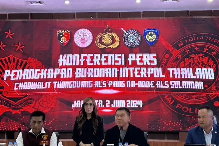 Bareskrim Polri dan Kepolisian Thailand merilis penangkapan buronan nomor 1 Chaowalit Thungduang alias Sia Paeng Nanoo alias Sulaiman, bandar narkoba yang melarikan diri ke Indonesia. Rilis dilaksanakan di Bareskrim Polri, Minggu (2/6/2024).  (ANTARA/Laily Rahmawaty)