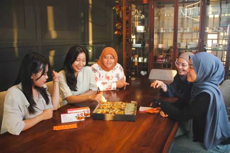 Mengonsumsi asupan suplemen penurun kolesterol mengandung curcumin yang terdapat pada Helmig&rsquo;s Curcumin Tablet Forte.  (ANTARA/HO)