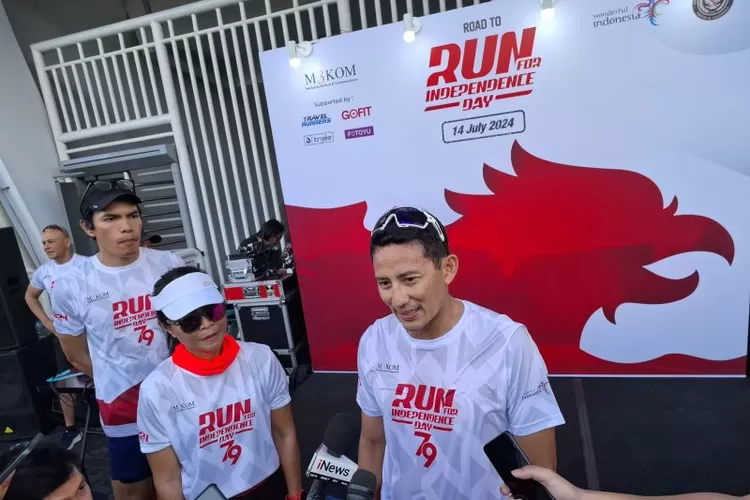 Menteri Pariwisata dan Ekonomi Kreatif (Menparekraf) Sandiaga Salahuddin Uno setelah acara Road to: Run For Independence Day 2024 di Kawasan GBK, Jakarta, Minggu (14/07/2024).  (ANTARA/ Muhammad Heriyanto)