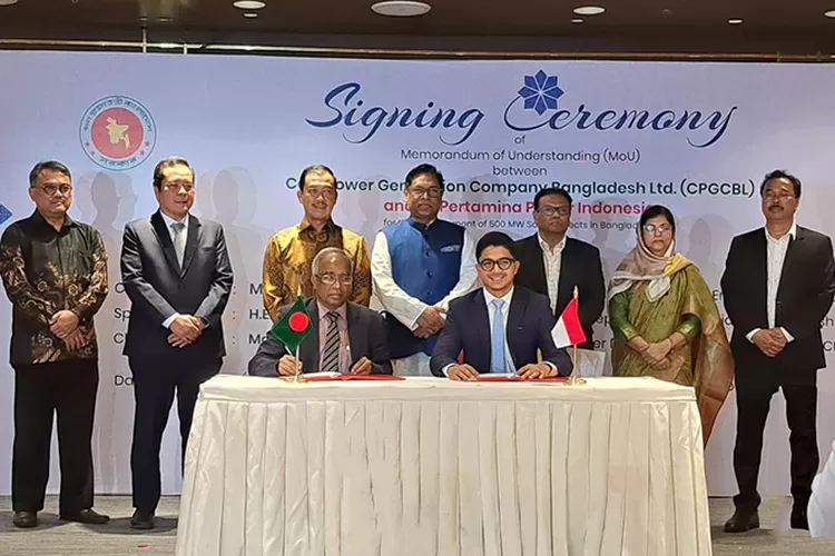 Pertamina New &amp; Renewable Energy (Pertamina NRE) secara resmi menandatangani Nota Kesepahaman (MoU) bersama Coal Power Generation Company Bangladesh Limited (CPGCBL) untuk proyek pembangkit listrik tenaga surya (PLTS). (Dok Pertamina)