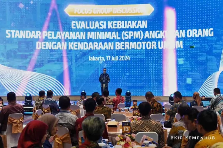 Menteri Perhubungan (Menhub) Budi Karya Sumadi memberikan sambutan dalam Focus Group Discussion (FGD) dengan tema &ldquo;Evaluasi Kebijakan Standar Pelayanan Minimal (SPM) Angkutan Orang Dengan Kendaraan Bermotor Umum&rdquo;, di Kantor Pusat Kementerian Perhubungan, Jakarta, Rabu (17/7/2024). (ANTARA/HO-Humas Kemenhub)