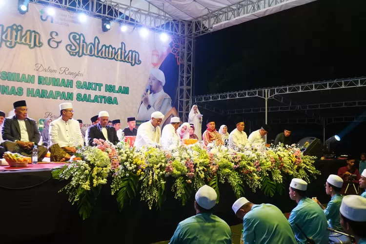 Peresmian RSI RSI Tunas Harapan Salatiga dikemas dengan Sholawatan.  (Foto: Dok. Prokompim Salatiga)