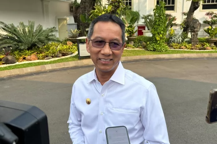 Kepala Sekretariat Presiden RI Heru Budi Hartono menyampaikan keterangan pers di Istana Kepresidenan, Jakarta, Rabu (24/7/2024). ( ANTARA/Yashinta Difa)