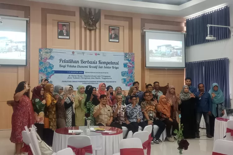 Pelatihan Berbasis Kompetensi bagi Pelaku Ekonomi Sub Sektor Kriya di Kantor  Balai Besar Standardisasi dan Pelayanan Jasa Industri Kerajinan dan Batik (BBSPJIKB) . (Foto: dokumentasi)
