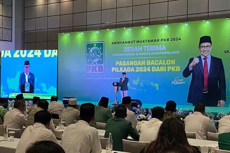 Ketua Umum DPP Partai Kebangkitan Bangsa (PKB) Muhaimin Iskandar menyampaikan sambutan pada acara Serah Terima Dokumen B.1-KWK Pasangan Bakal Calon Pilkada 2024 dari PKB di Jakarta, Minggu.  (ANTARA/Fath Putra Mulya)