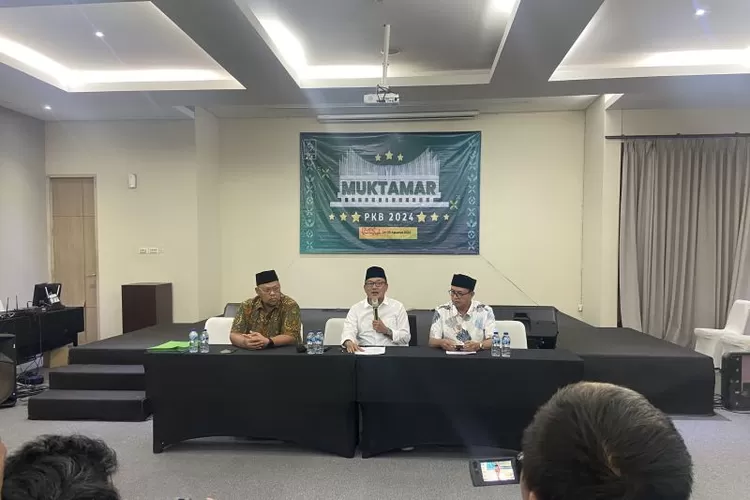 Sejumlah Fungsionaris PKB saat konferensi pers soal rencana membuat Muktamar PKB ulang di Denpasar, Bali, Minggu (25/8/2024).  (ANTARA/Ni Putu Putri Muliantari )