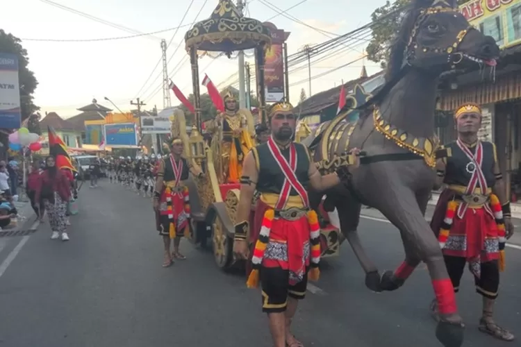 Foto salah satu penampilan bertema Bharatayudha dalam Karnaval Kebangsaan di Imogiri.  (Teguh Priyono)