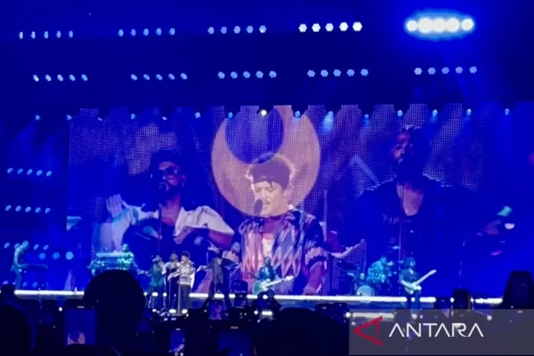 Konser Bruno Mars di Jakarta International Stadium (JIS), Jakarta, Rabu.  (ANTARA/ Putri Hanifa)