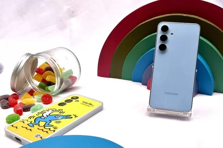 Tampilan ponsel pintar Samsung Galaxy S24 FE.  (ANTARA/ Putri Hanifa)