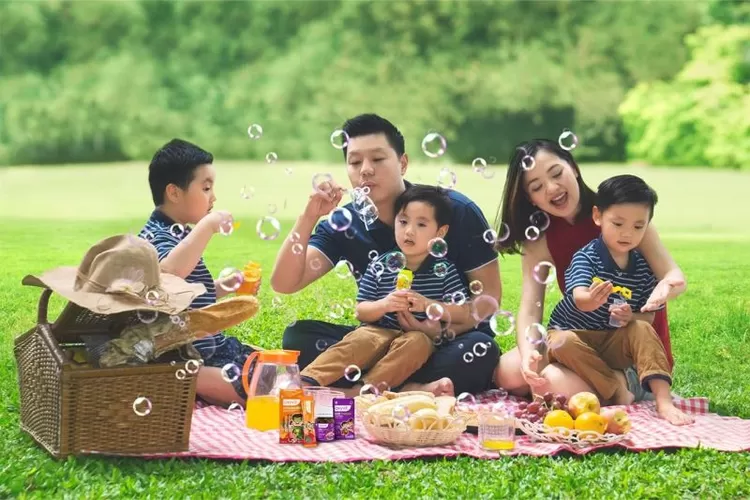 Ilustrasi keluarga bahagia dengan anak yang sehat.  (ANTARA/HO-Oxyvit Kidz )