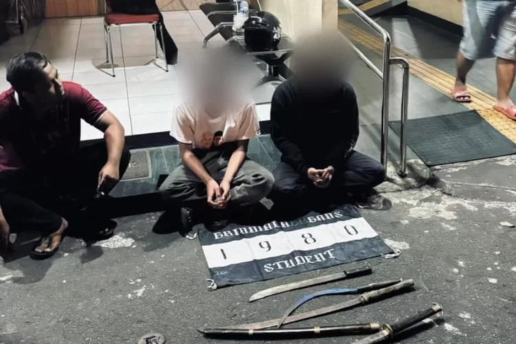 Sajam dan remaja diamankan di Polres Salatiga  (Dok. Humas Polres Salatiga )