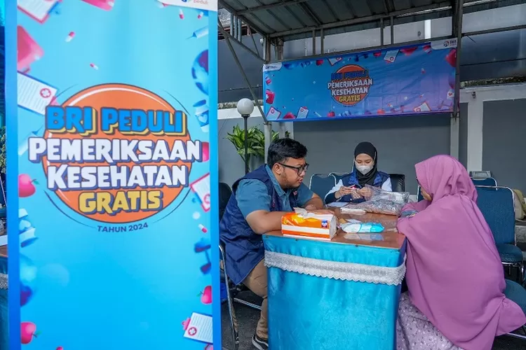 Pelaksanaan pemeriksaan kesehatan gratis BRI Peduli. (Dok BRI)