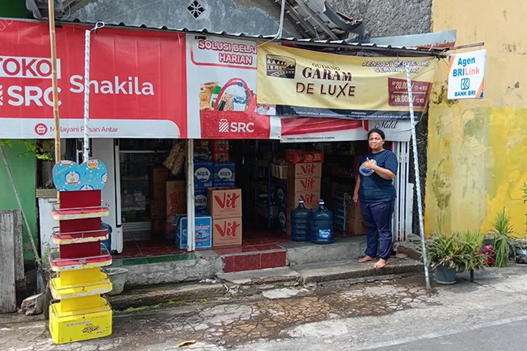 Salah satu AgenBRILink yang menyatu dengan toko kelontong. (Dok BRI)