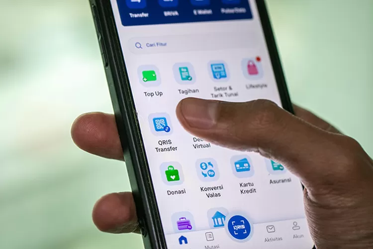 Kini semakin mudah transfer dengan QRIS Transfer yang ada di aplikasi BRImo.  (Dok BRI)